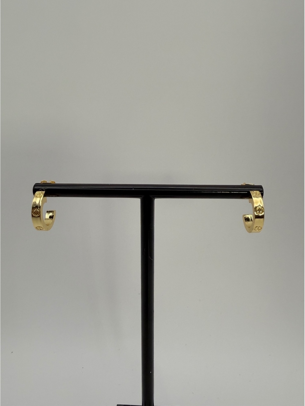 Elegant Gold Tone Hoop Earrings